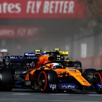 La primavera llegó a la Fórmula 1 en Bakú: mientras McLaren florece, a Ferrari le entra la alergia