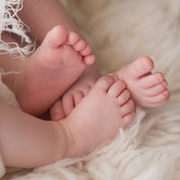 La bonita historia de unas gemelas idénticas, que lucharon juntas contra la infertilidad y acabaron compartiendo embarazo