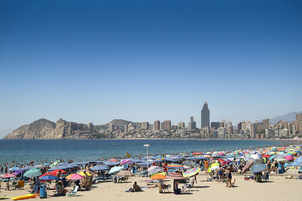 España está preocupada por el turismo masivo. Tiene un arma accidental para ahuyentarlo: el calor extremo