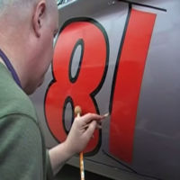 A que no tienes lo que hay que tener para pintar tu coche a mano como lo hace este tipo