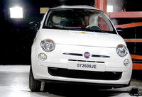 El Fiat 500, un nuevo cinco estrellas en Euroncap, el Renault Twingo se queda con cuatro