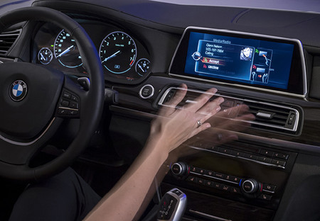 En el futuro, BMW quiere que uses menos las manos