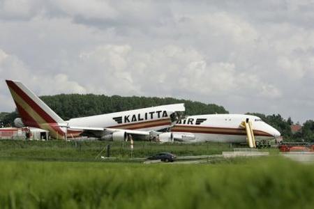 Un B747 se parte por la mitad