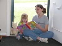 Oir muchas veces el mismo cuento acelera la adquisición del vocabulario en los niños