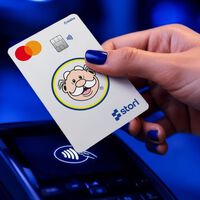 Al Dr. Simi solo le faltaba una cosa en México: ya tiene su propia tarjeta de crédito 