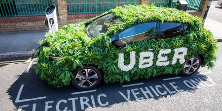 Uber se alía con Renault para conseguir coches eléctricos más baratos: quiere que sus viajes sean cero emisiones