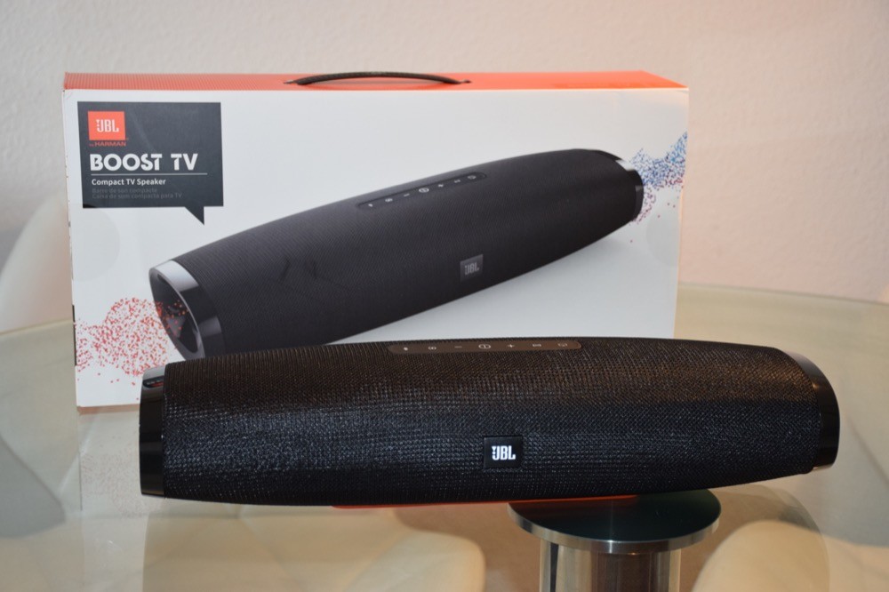 Detalle de la unidad y de la caja del JBL BOOST TV