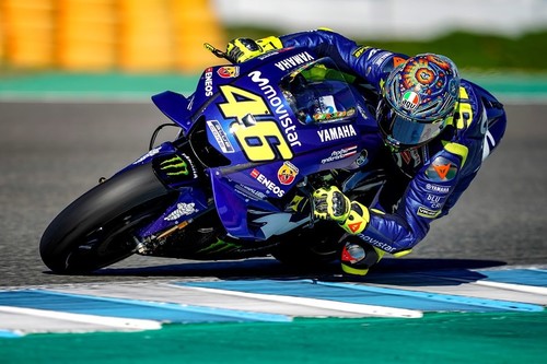 Los brotes verdes de la VR46 ya dan sus primeros frutos a Valentino Rossi