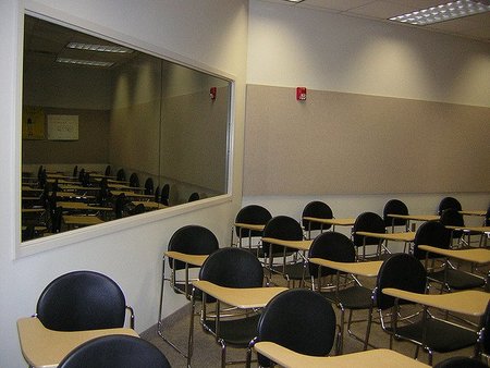 Andalucía pagará por volver a los estudios ¿es tal desperdicio?