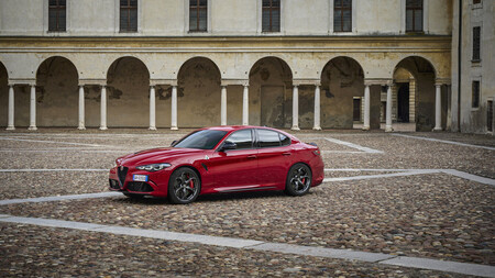 Alfa Romeo Giulia Quadrifoglio 2