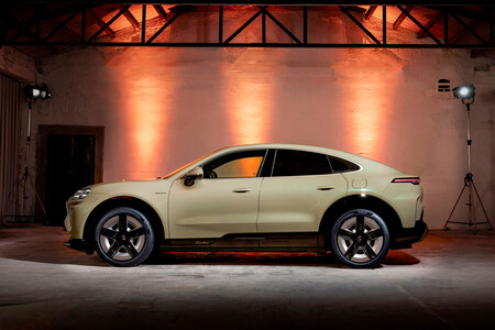Porsche Cayenne Coupe Electric Perfil