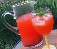 Receta de verano: limonada de fresas para preparar con niños