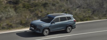 Probamos el EBRO s800: un SUV de 7 plazas súper equipado y con la potencia justa a un precio imbatible