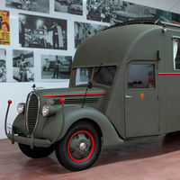 Este camión Ford fue el comedor sobre ruedas de Franco en la Guerra Civil y se ha subastado por 22.700 euros