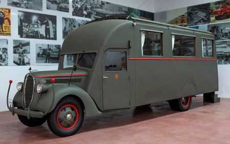 Este camión Ford fue el comedor sobre ruedas de Franco en la Guerra Civil y se ha subastado por 22.700 euros