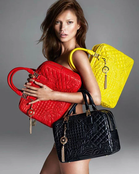 Kate Moss se pasa al castaño… ¡el tiempo que duró un shooting!