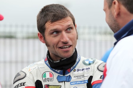 ¡A 436 km/h y en una moto de 830 CV! Guy Martin vuelve a batir otro récord de velocidad