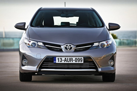 Toyota Auris 2013 frontal