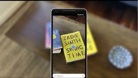 Google Lens (por fin) se integra en la cámara, mejora la selección de textos y te ayuda a comprar ropa