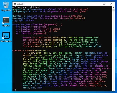 Windows システムで利用可能なこのソフトウェアのバージョンの 1 つである BusyBox-w32 のスクリーンショット。含まれているユーティリティのリストが表示されています。