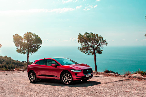 Probamos el Jaguar I-PACE, un SUV eléctrico que convence por lujo y dinamismo, pero no por autonomía
