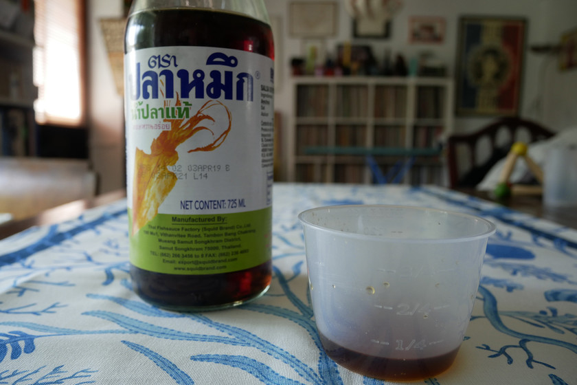 Salsa asiática de pescado qué es, cómo utilizarla y una receta de