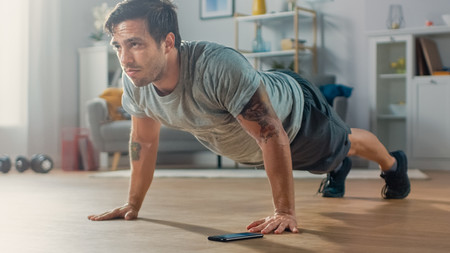 Un entrenamiento Tabata para hacer en casa y trabajar todo tu cuerpo