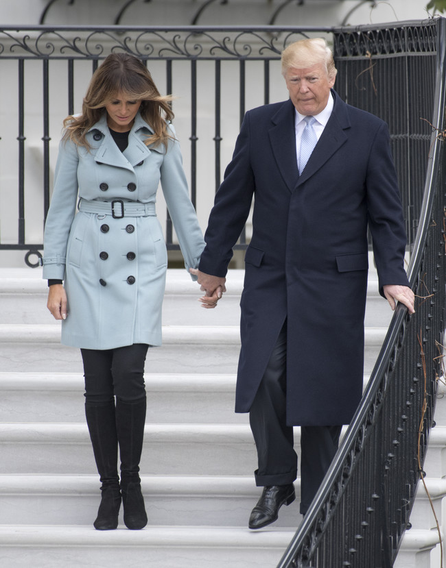 Melania Trumo Abrigo Azul