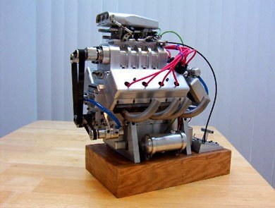 El motor V8 con compresor más pequeño del mundo