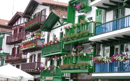 Viajes Escapadas Turismo Espana Pueblos Marineros Pais Vasco Norte Gastronomia Encanto Tradicional Elsa Pataky
