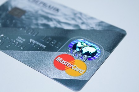 Mastercard evitará que te cobren automáticamente suscripciones a productos físicos tras finalizar el periodo de prueba