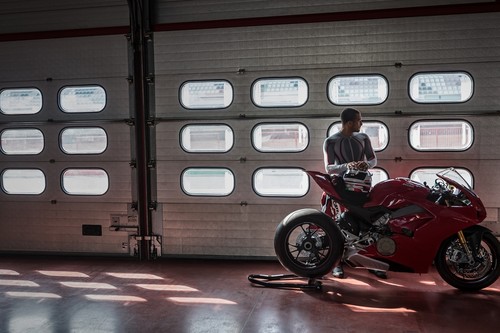 La Ducati Panigale V4 no va a acabar con las superbike bicilíndricas de Bolonia, al menos de momento