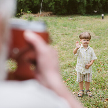 Nueve frases tóxicas que escuchamos en la infancia y aún afectan la autoestima en la edad adulta 