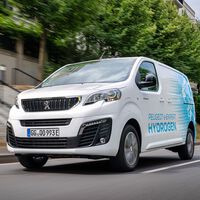 La Peugeot e-Expert Hydrogen es la versión de hidrógeno de la furgoneta eléctrica y presume de casi 100 km más de autonomía