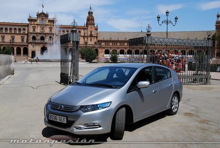 Renting de coches híbridos versus coches convencionales