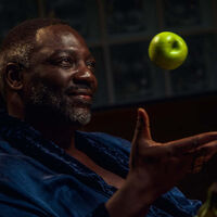 El creador de 'Euphoria' explica por qué es peor que te llamen cerdo que negro en la serie: "Es un punto de entrada en la mente de este hombre" 