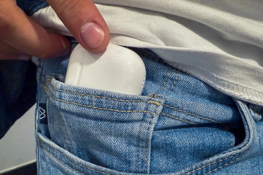 Los AirPods 4 tocan su precio más bajo en España justo cuando llegan los AirPods 5