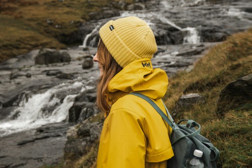 El Corte Inglés vacía su outlet con una liquidación de chaquetas Helly Hansen al 60% de descuento   