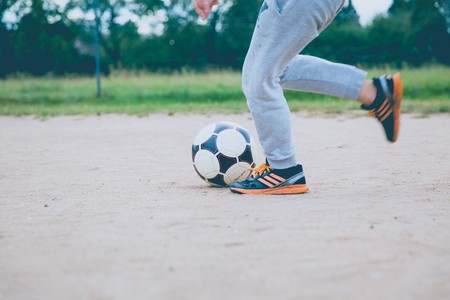 Zapatillas de deporte para niño y niña: las mejores opciones para la vuelta al cole