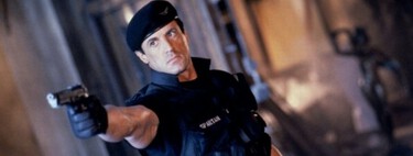 'Demolition Man' es una de las mejores películas de Sylvester Stallone e hizo historia del cine con un cambio que afectó a su versión española