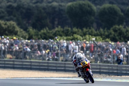 Romano Fenati, que ha liderado sobre mojado y seco, se lleva su primera pole de la temporada en Silverstone