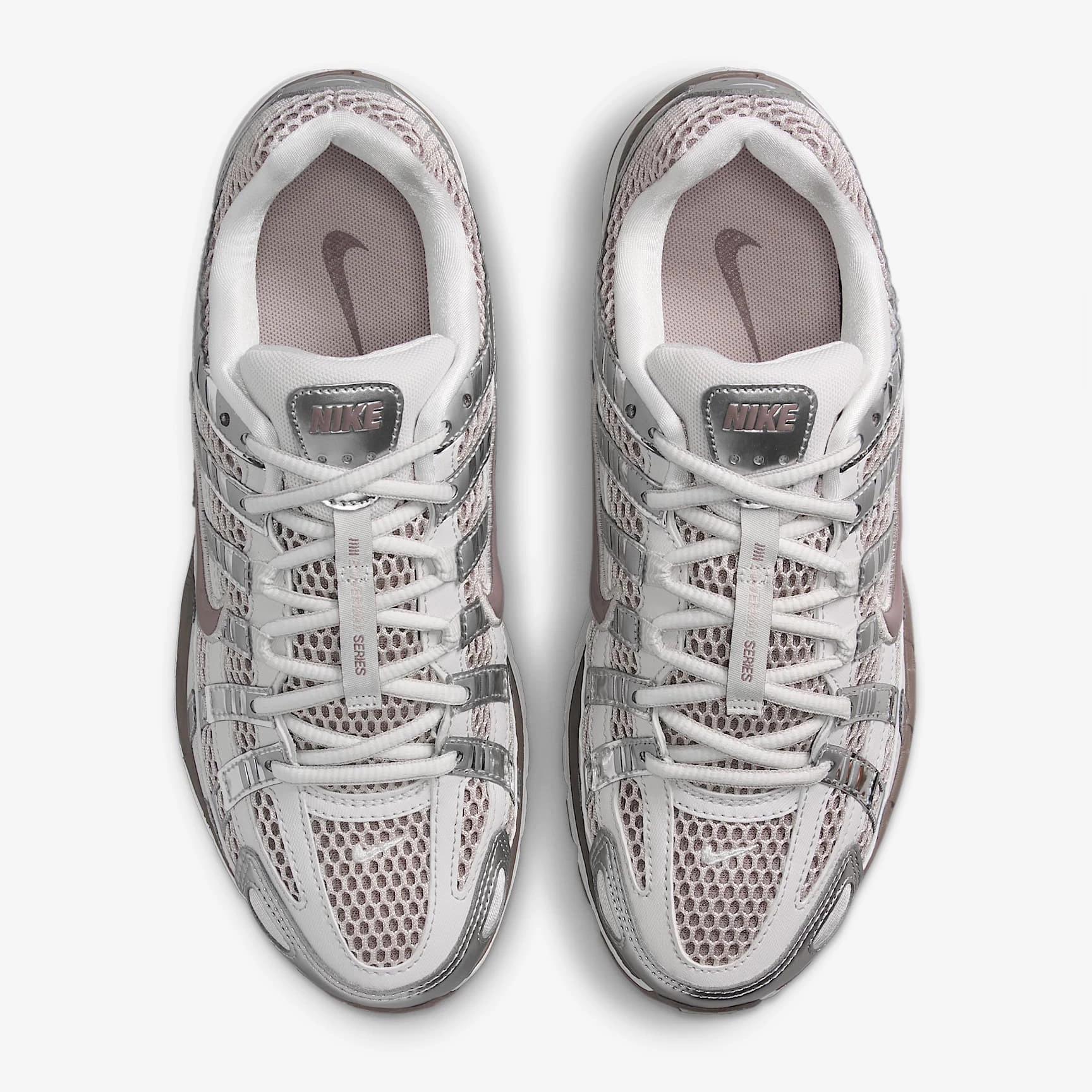 Nike P-6000
Zapatillas