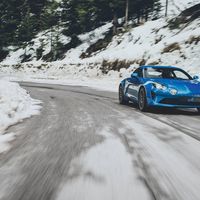 Porque dos no son suficientes, el Alpine A110 se escapa en ocho fotos nuevas