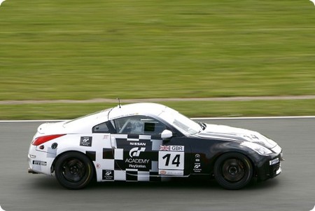 lucas-ordonez-alex-buncombe-rjn-motorsport-nissan-350z-gt4-silverstone09.jpg