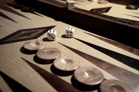 Microsoft apaga su servicio de juegos clásicos en línea: adiós 'Backgammon', 'Spades', 'Hearts', 'Reversi'...