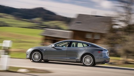 Tesla Model S Jl44557