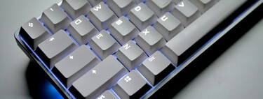 Su teclado se deformó de forma algo peligrosa y la razón no fue por un golpe o caída