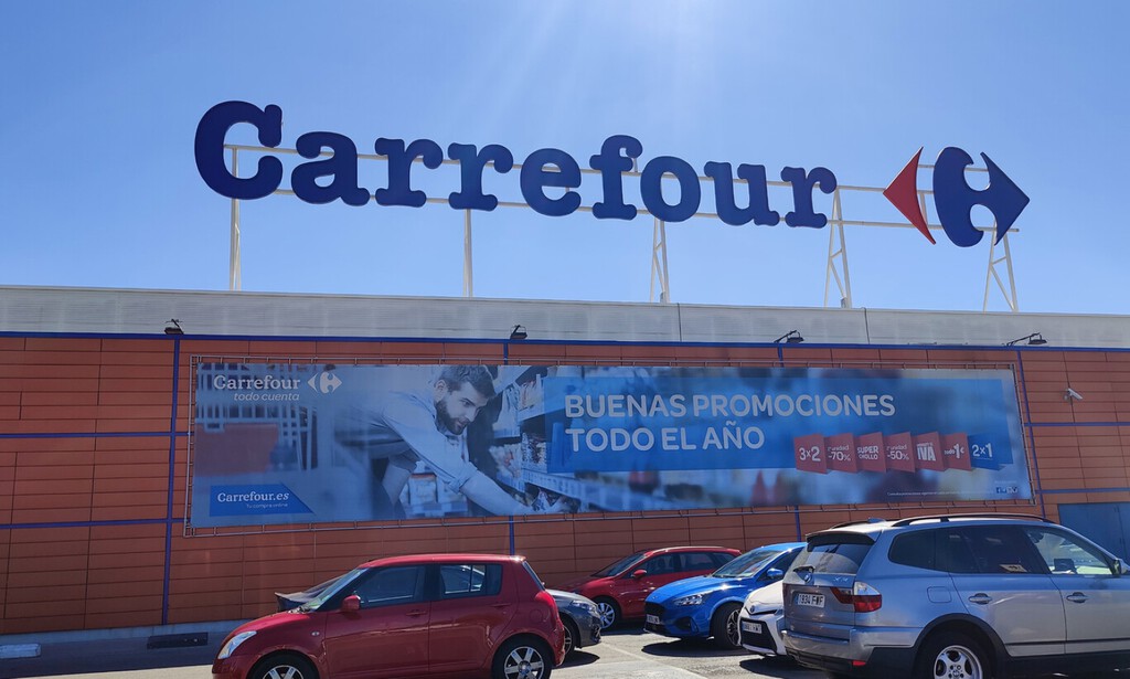 Carrefour liquida la espectacular LG OLED C5, una de las mejores Smart TV de 2025 a precio de escándalo y con un cupón del 15% adicional  