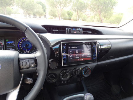 Pantalla Prueba Toyota Hilux Interiores