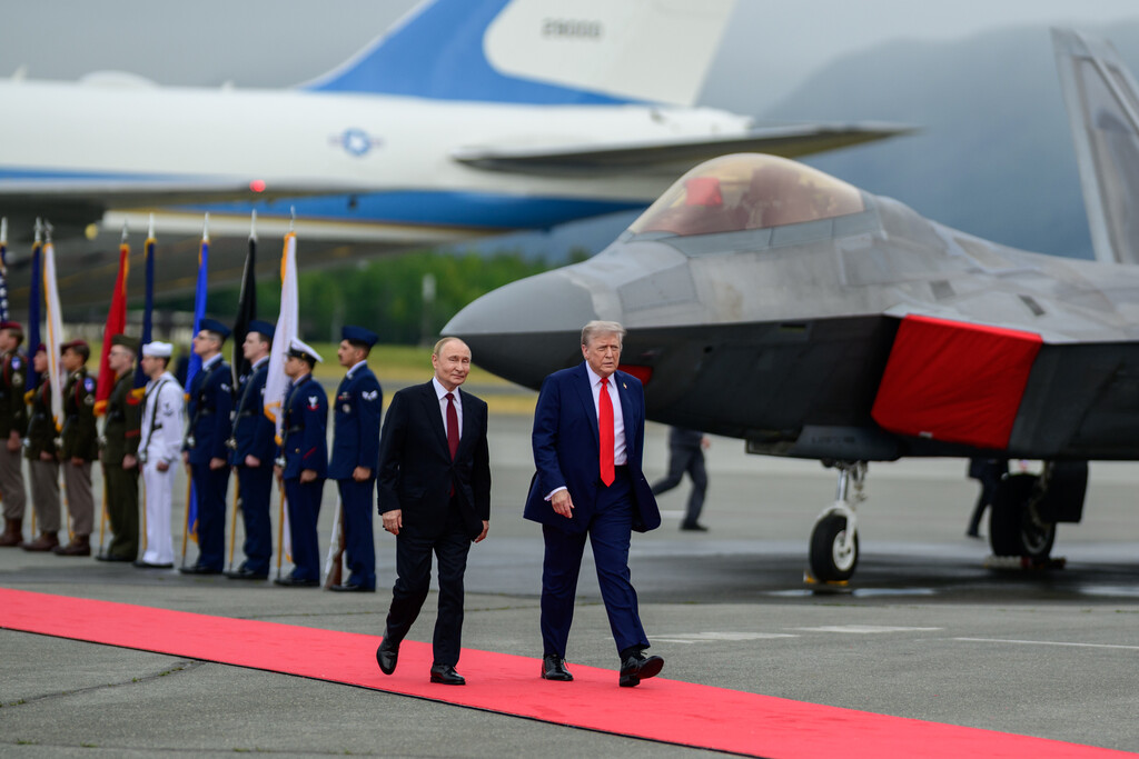 Trump anuncia un acuerdo para que Rusia vuelva a vender diésel mientras Zelenski denuncia un “regalo a Putin”